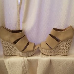 BCBG 8.5 womans shoes